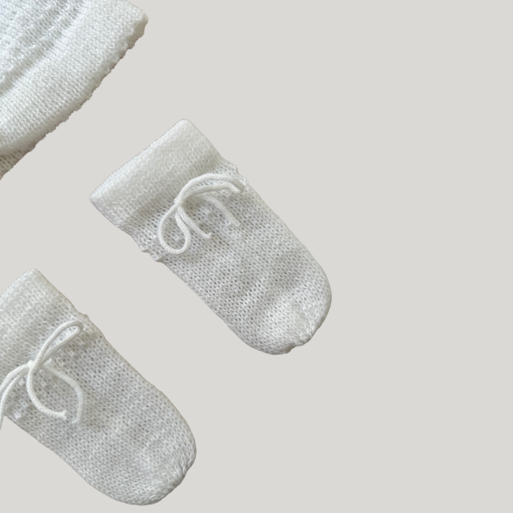 Kit 3 peças Bebê Casaco Tricot Gorro E Luva Off White