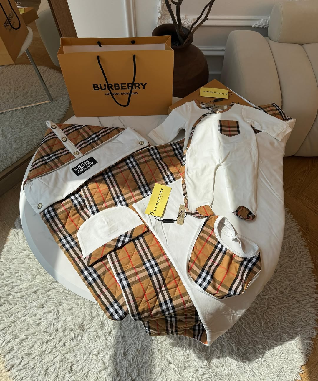 Conjunto Burberry