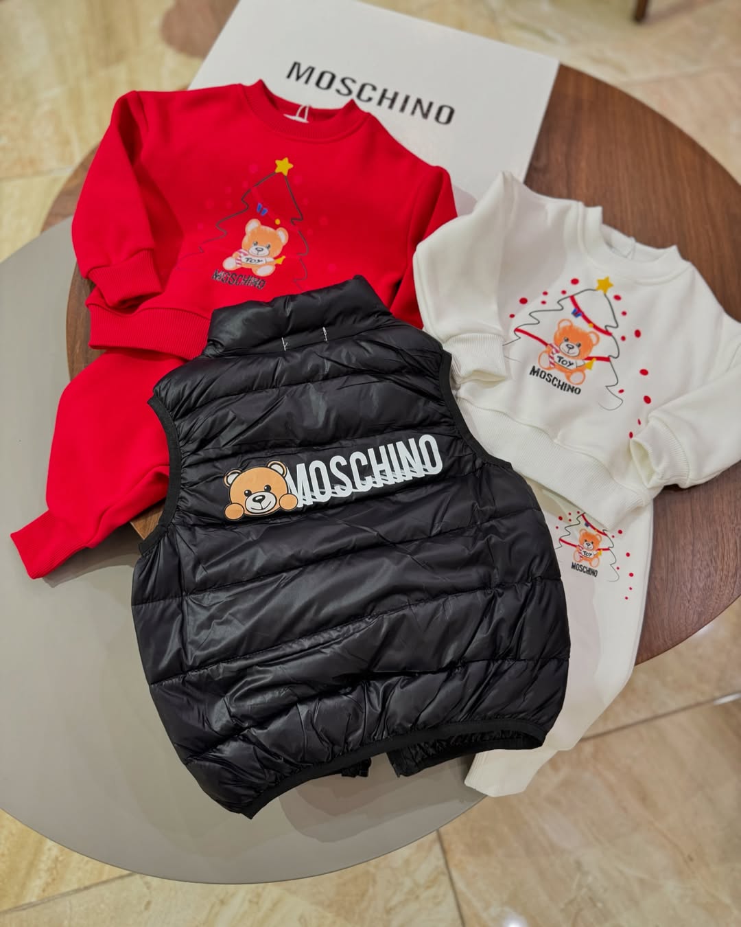 Conjunto Moschino